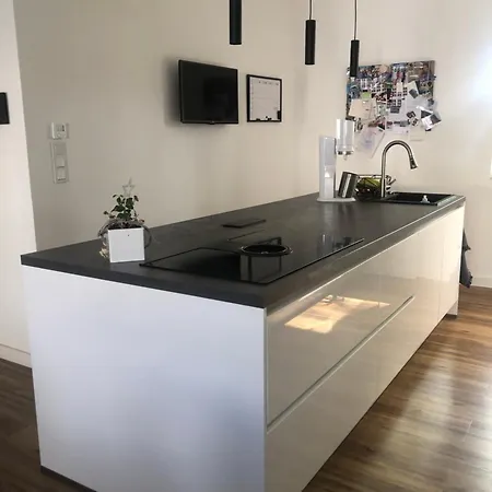 Einfamilienhaus Mit Garten Villa *