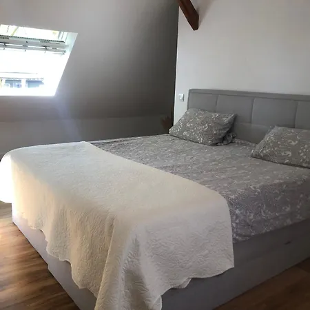 Einfamilienhaus Mit Garten فيلة
